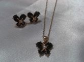 Conjunto com corrente e brinco com pedras preta