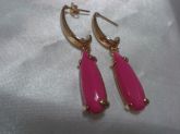 Brinco dourado com pedras pink