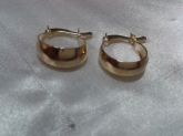 Brinco de argola pequeno dourado